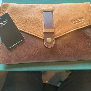 Hammitt Los Angeles Wristlet/Clutch
All leather Brown
